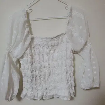 Chico 프릴 셔링 블라우스 F 화이트