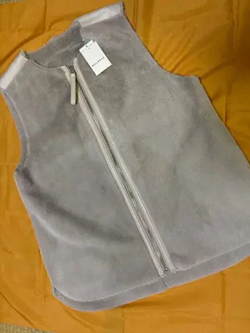 [ 택 포함 미사용 새상품 ] MELROSE 그레이 퍼 베스트