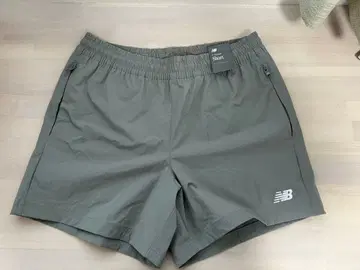 New Balance 그레이 숏팬츠 M541517