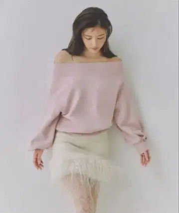 [ snidel ] 원숄더 로고 맨투맨