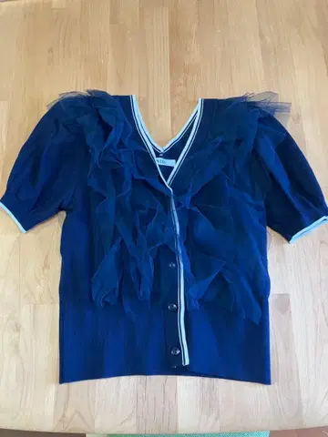 SNIDEL 프릴 장식 네이비 반팔 상의