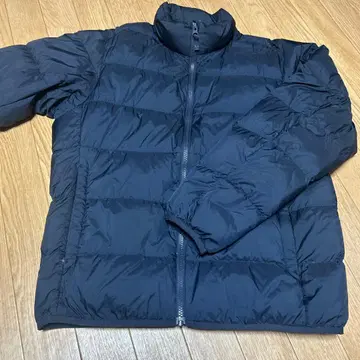 유니클로 울트라 라이트 다운 네이비 다운 자켓