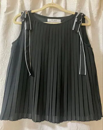 Herlipto 슬리브리스 블라우스