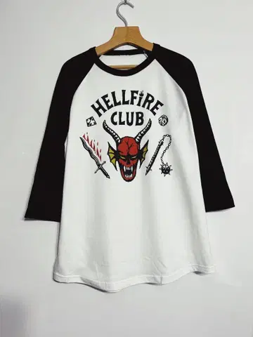L HELLFIRE CLUB 기묘한 이야기 헬파이어 T셔츠