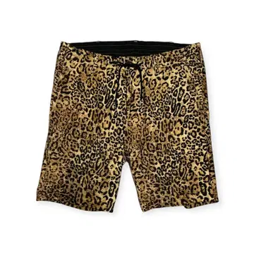 HARE 레오파드 무늬 하프 팬츠