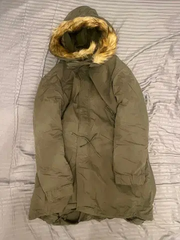 AVIREX M-65 피쉬테일 후드티