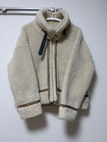 보아 자켓 하이넥 (크림색)