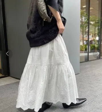 스픽 앤 스팬 자수 스커트 38