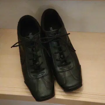 새상품급 NONAME 23.5cm 가죽 스니커즈 웨지솔