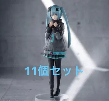 닫혀진 창의 세계의 하츠네 미쿠 피규어