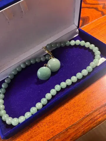비취 목걸이와 귀찌 세트 미사용