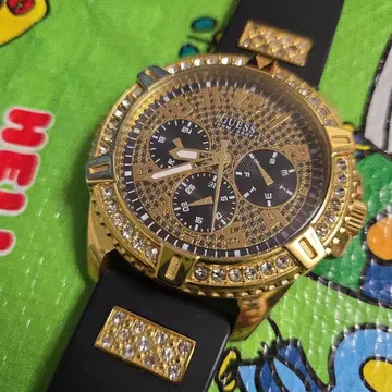 GUESS 골드 블랙 크로노그래프 손목시계