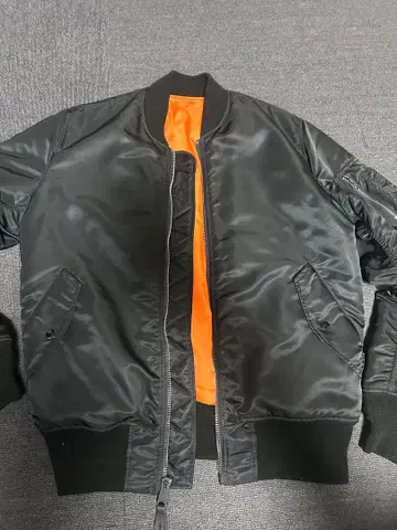 알파인더스트리 MA-1 플라이트 자켓