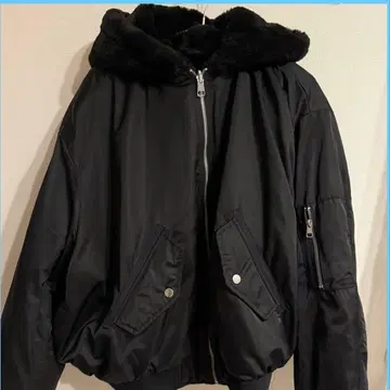 ZARA 후드 부착 블랙 퍼 자켓 S 사이즈