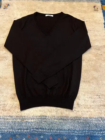 [미사용에 가까움] SLOANE V넥 긴팔 스웨터 니트 다크 브라운 프리