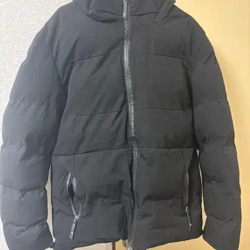 블랙 다운 자켓 후드 부착