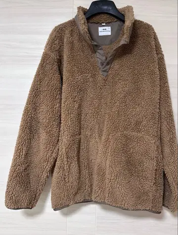 유니클로 화이트 마운티니어링 브라운 플리스 하프 지퍼 XL