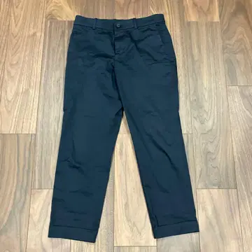 블랙 슬랙스 접힌 밑단