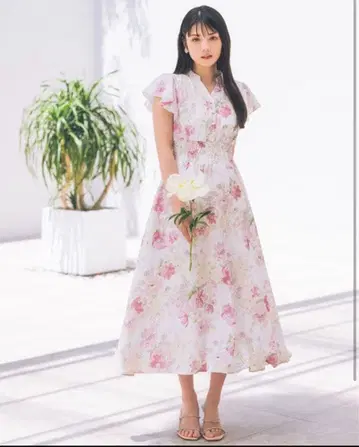 미치시게 사유미 씨 착용 토코 꽃무늬 원피스