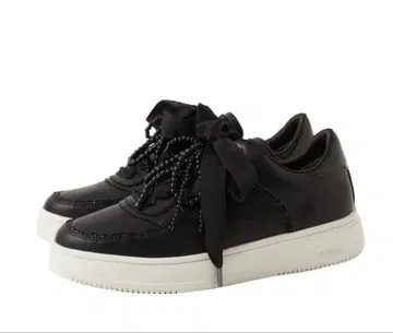 DIANA 비즈 장식 리본 블랙 스니커즈