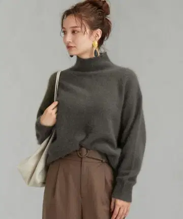 유나이티드 애로우즈 그린 레이블 니트 하이넥