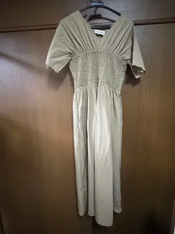 sum1 style 베이지 반팔 티셔츠 원피스