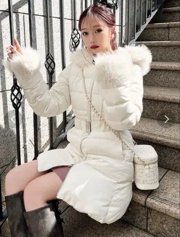 RESEXXY 후드 부착 다운 코트