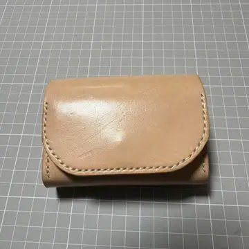 베이지 가죽 접이식 지갑