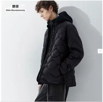 UNIQLO 화이트 마운티니어링 다운 자켓 블랙