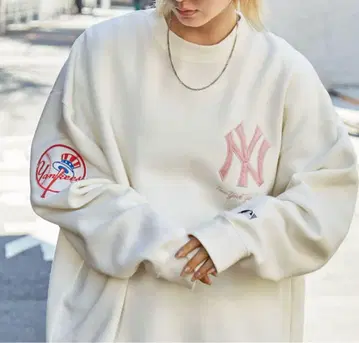 MLB 와펜 자수 빅 실루엣 맨투맨 트레이닝복 속기모 M 사이즈