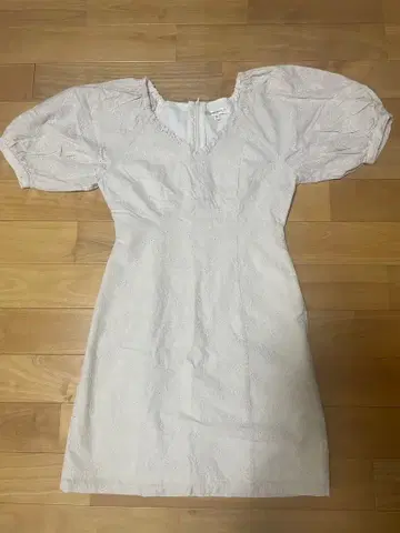 MOUSSY 자수 화이트 원피스 M 사이즈