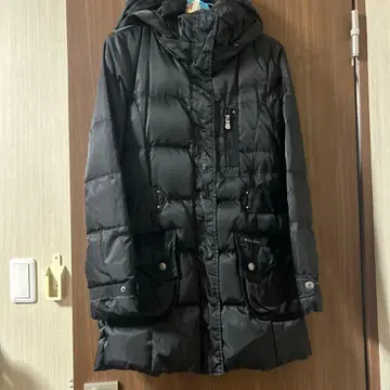 캘빈 클라인 진스 블랙 다운 자켓 M 사이즈