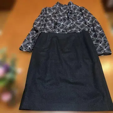 조콘다 로얄 JOCONDA ROYAL 매우 고급스러운 그레이 원피스