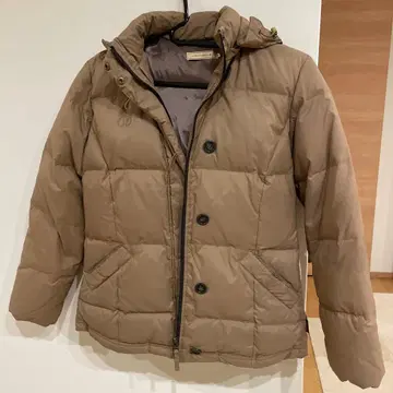 여성 다운 크로커다일