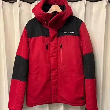 APPLEBUM 후드 부착 다운 자켓 레드/블랙