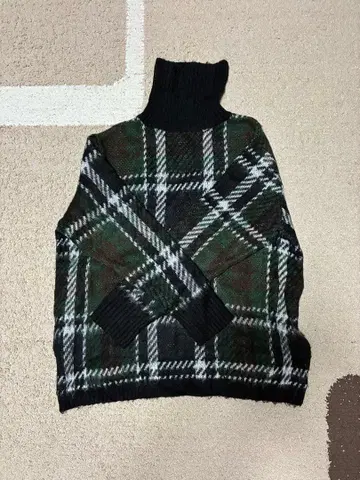 니트 스웨터 하이넥