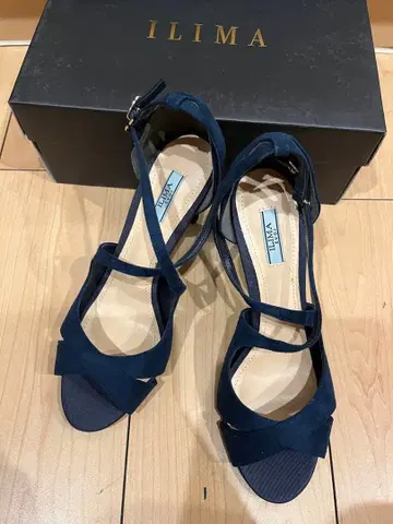 ILIMA 네이비 스웨이드 하이힐