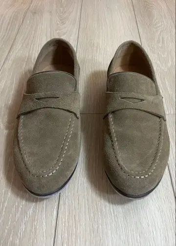 나노 유니버스 카키 스웨이드 로퍼