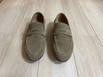 나노 유니버스 카키 스웨이드 로퍼