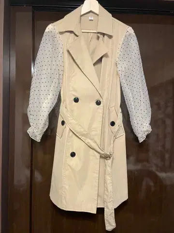 베이지 트렌치코트