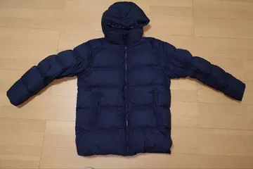 유니클로 파우더 소프트 다운 자켓 남성용 블랙