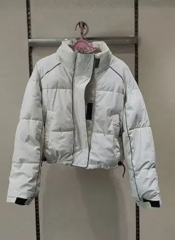 화이트 숏 다운 자켓 M 사이즈