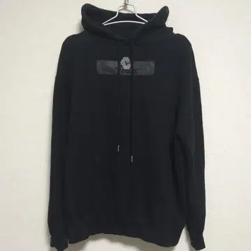 크로노스 반사 프린트 풀오버 후드티