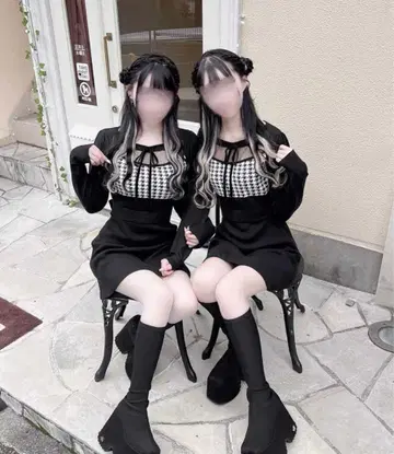 미셸 마카롱 이모짱 콜라보 데콜테 오픈 하운드투스 체크 원피스