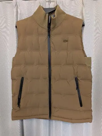 Lacoste 베이지 다운 베스트