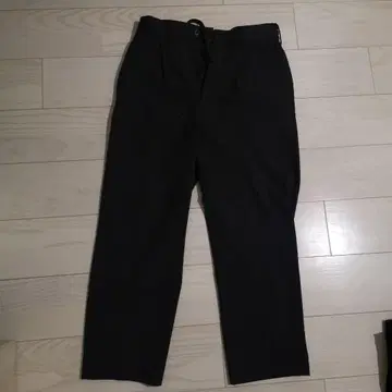 유니클로 다크 그레이 슬랙스 S 사이즈