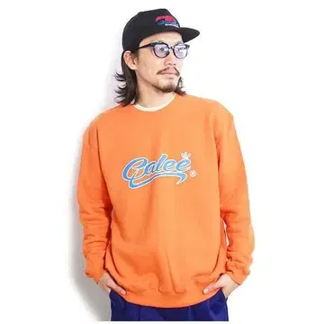 calee 오렌지 크루넥 맨투맨