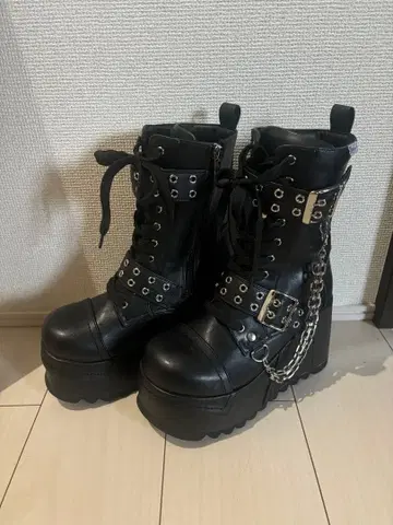 YOSUKE 통굽 더블 몽크 아일렛 벨티드 부츠