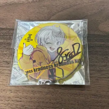 XYZ TOUR 2019 kradness 사인 캔뱃지
