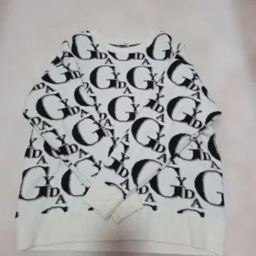 GYDA 니트 스웨터